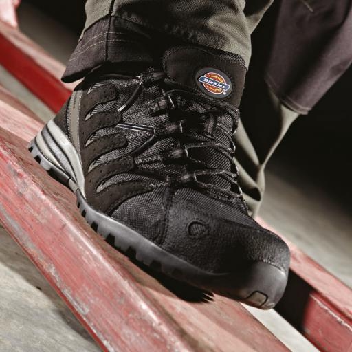 Black - 40 FR (6 UK)